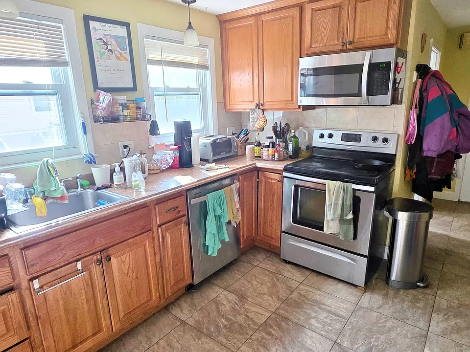 16 Moraine St #1