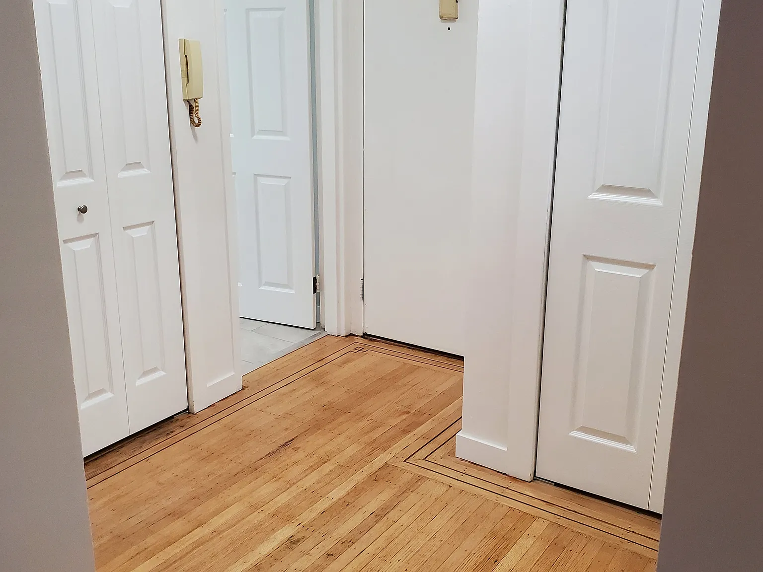 321 Agnes Street New Westminster — Photo 4
