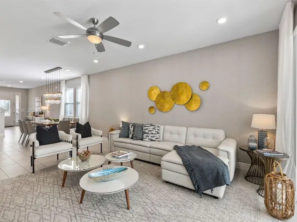 353 Southfield St, Kissimmee, FL 34747