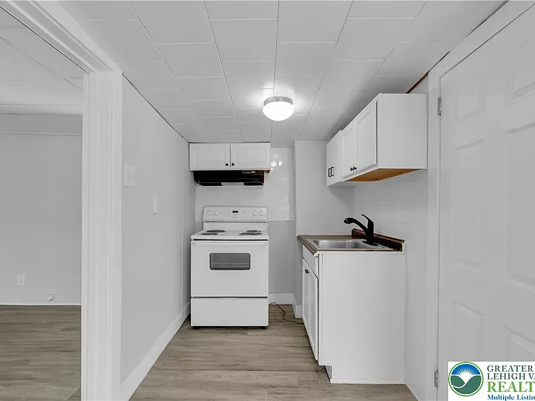 149 W Ridge St #2B — Photo 11