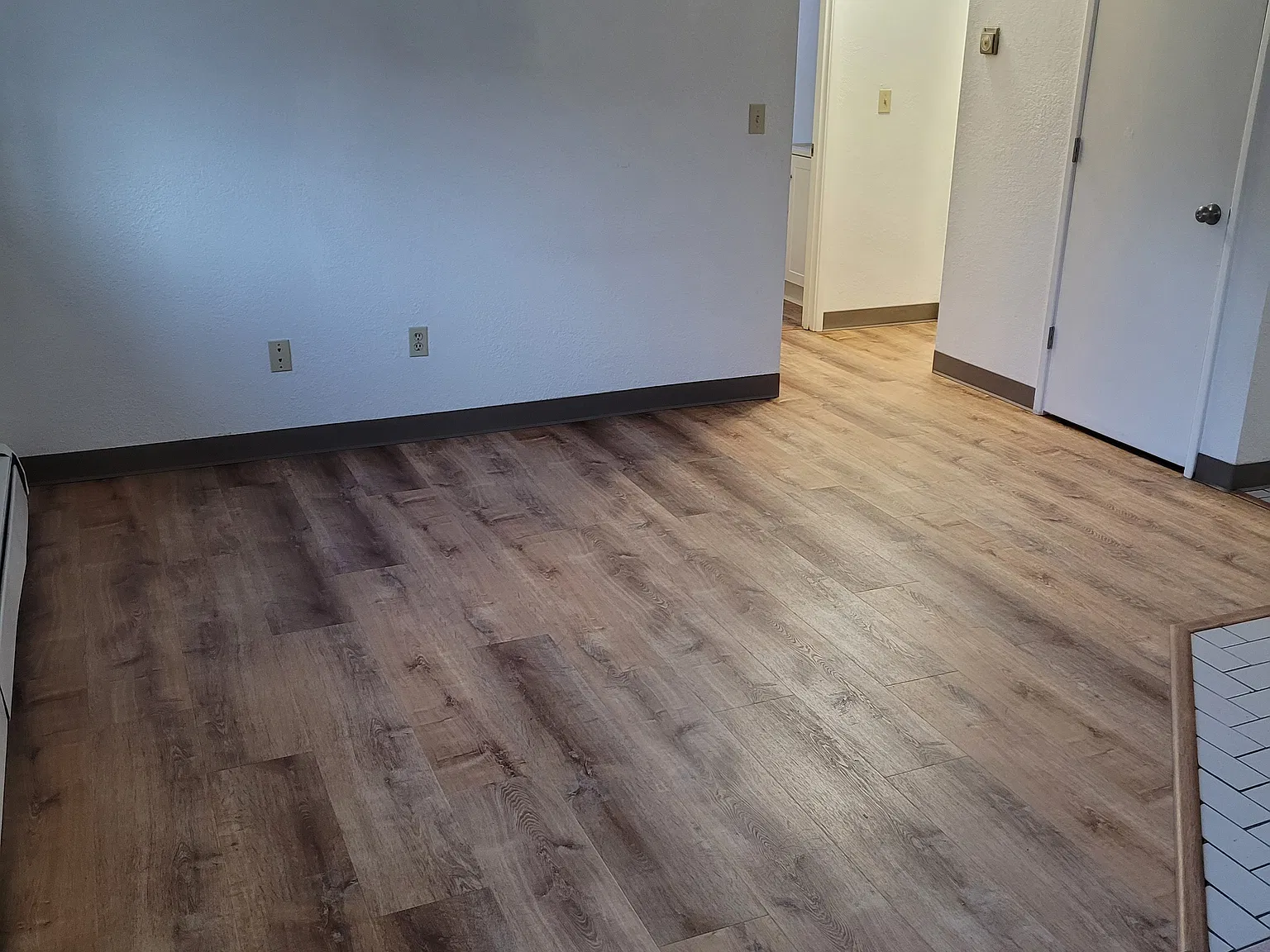 2 bed, $1,330 — Photo 4