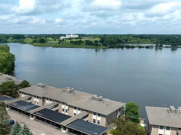 873 Cliffs Dr APT 105, Ypsilanti, MI 48198