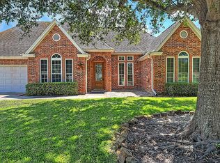 180 April Wind Dr E, Montgomery, TX 77356