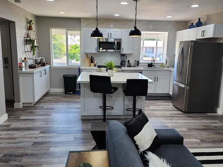 1214 W Highland Ave — Photo 5