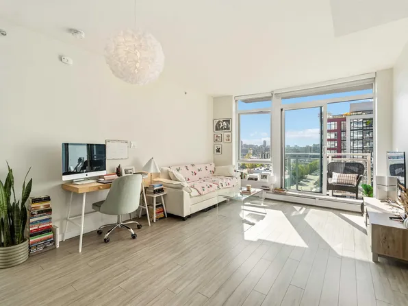 1775 Quebec St #1108, Vancouver, BC V5T 0E3