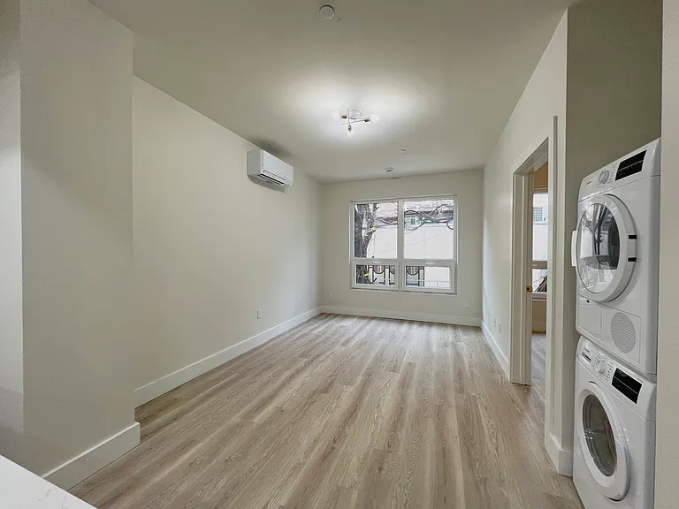 950 Bedford Ave #2B — Photo 4