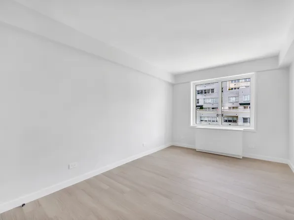165 East 66th Street image 12 of 13