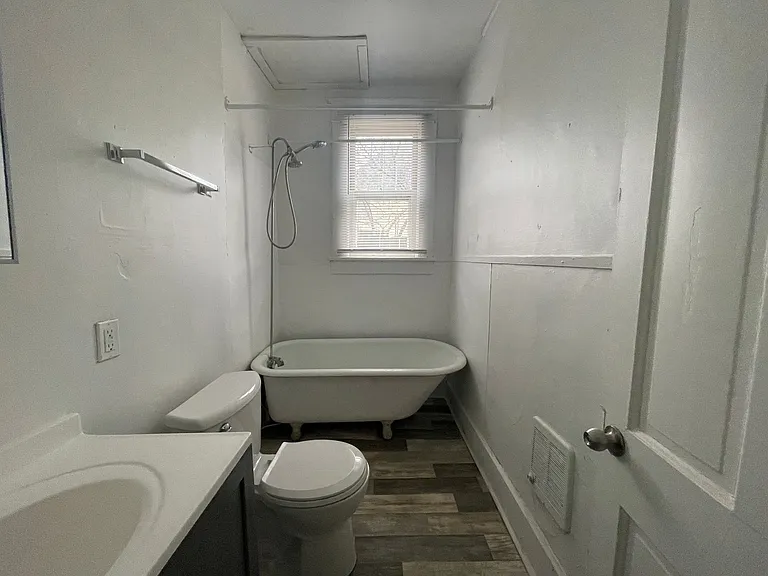626-628 W Main St — Photo 24