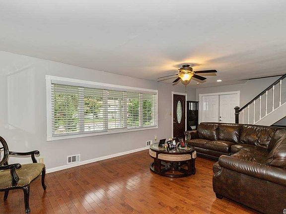 5th image of 43 E Lyons St