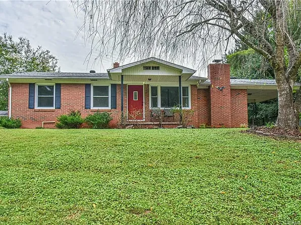 18 Long Cove Rd, Candler, NC 28715