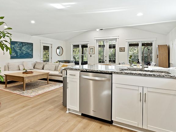 4th image of 59 Chelsey Ln