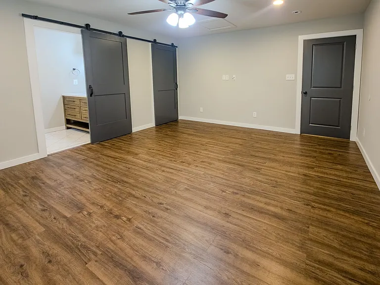 431 East Dr — Photo 4