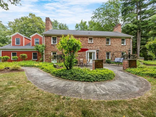 7506 Strawberry Ln, Manlius, NY 13104