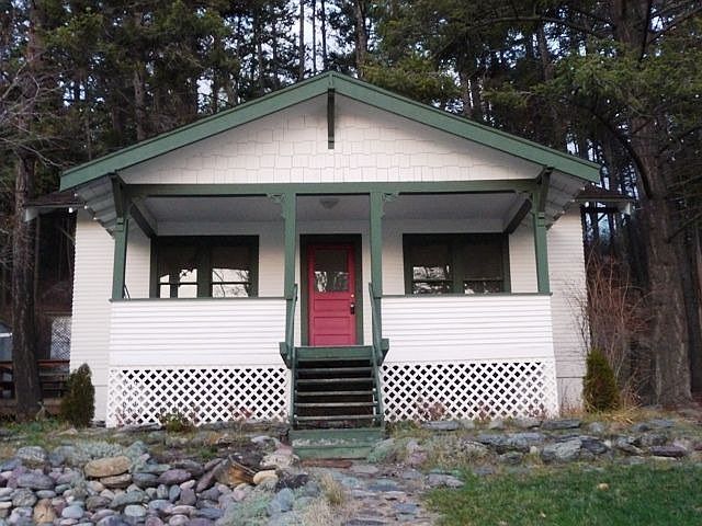 Lovingly restored 1930s cabin