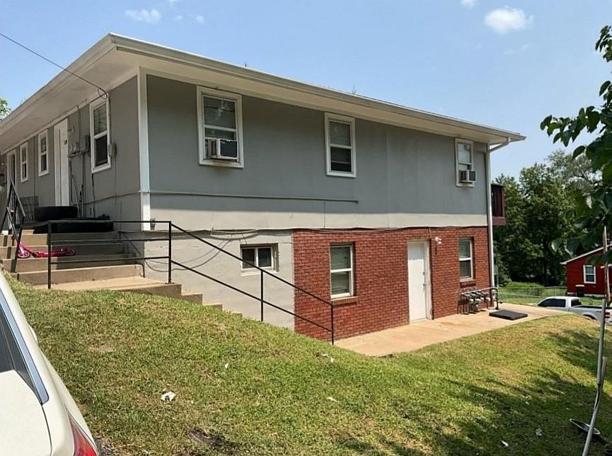 2nd image of 1742-1748 Bristol Ave