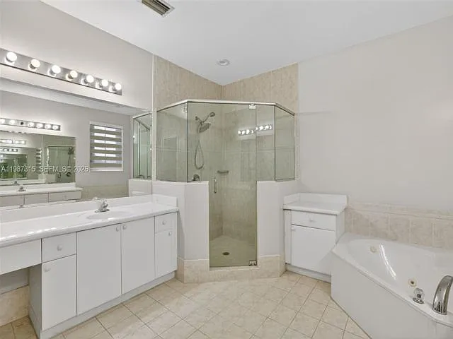 15051 SW 18th Ter — Photo 19