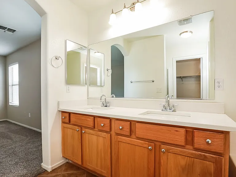 3129 W Dancer Ln — Photo 12