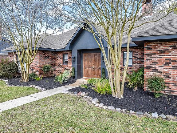 2nd image of 4106 Lucas Ln