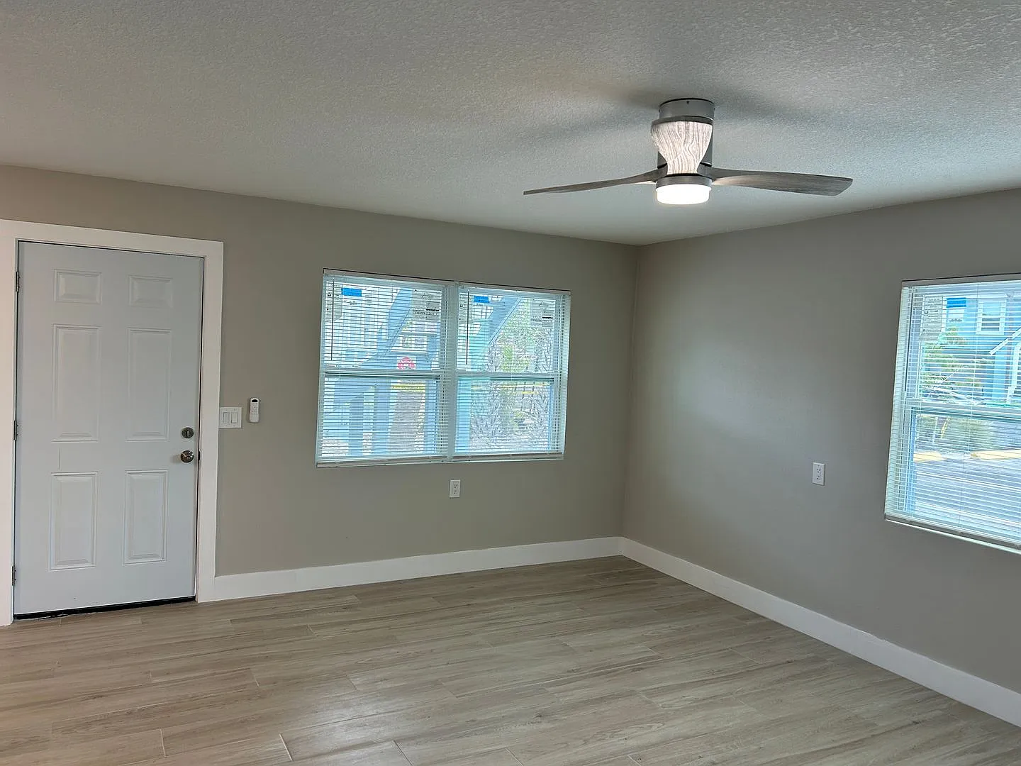 Bay View Apartments — Photo 4