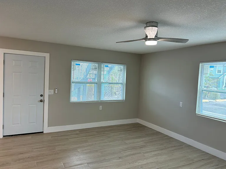 2502 Bay Blvd #1 — Photo 4