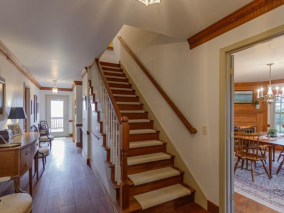 2nd image of 12 Meadow Heights Ln