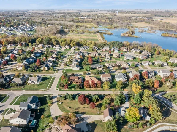 800 Lake View Ave, Polk City, IA 50226