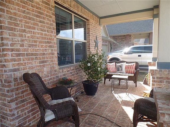 2nd image of 1408 S Peach Dr