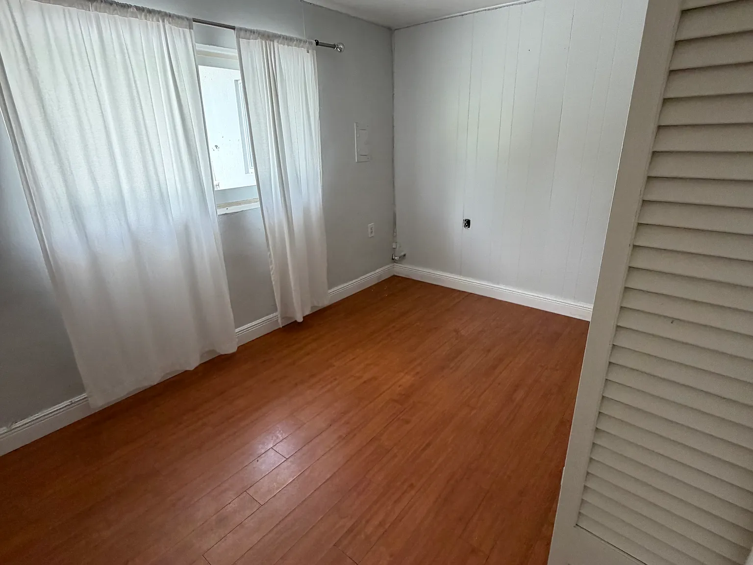 3 bed, 2083 sqft, $4,000 — Photo 2