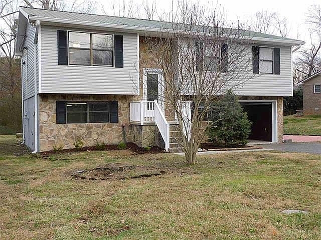 1st image of 3505 Faye Dr SE