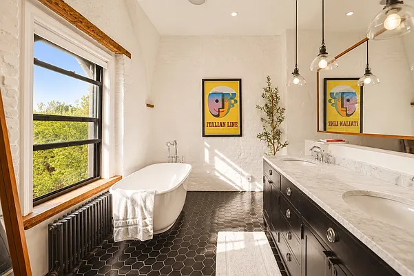 Bathroom, photo 2