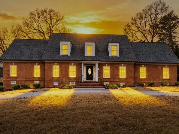 108 Royal Troon Ct, Greer, SC 29650