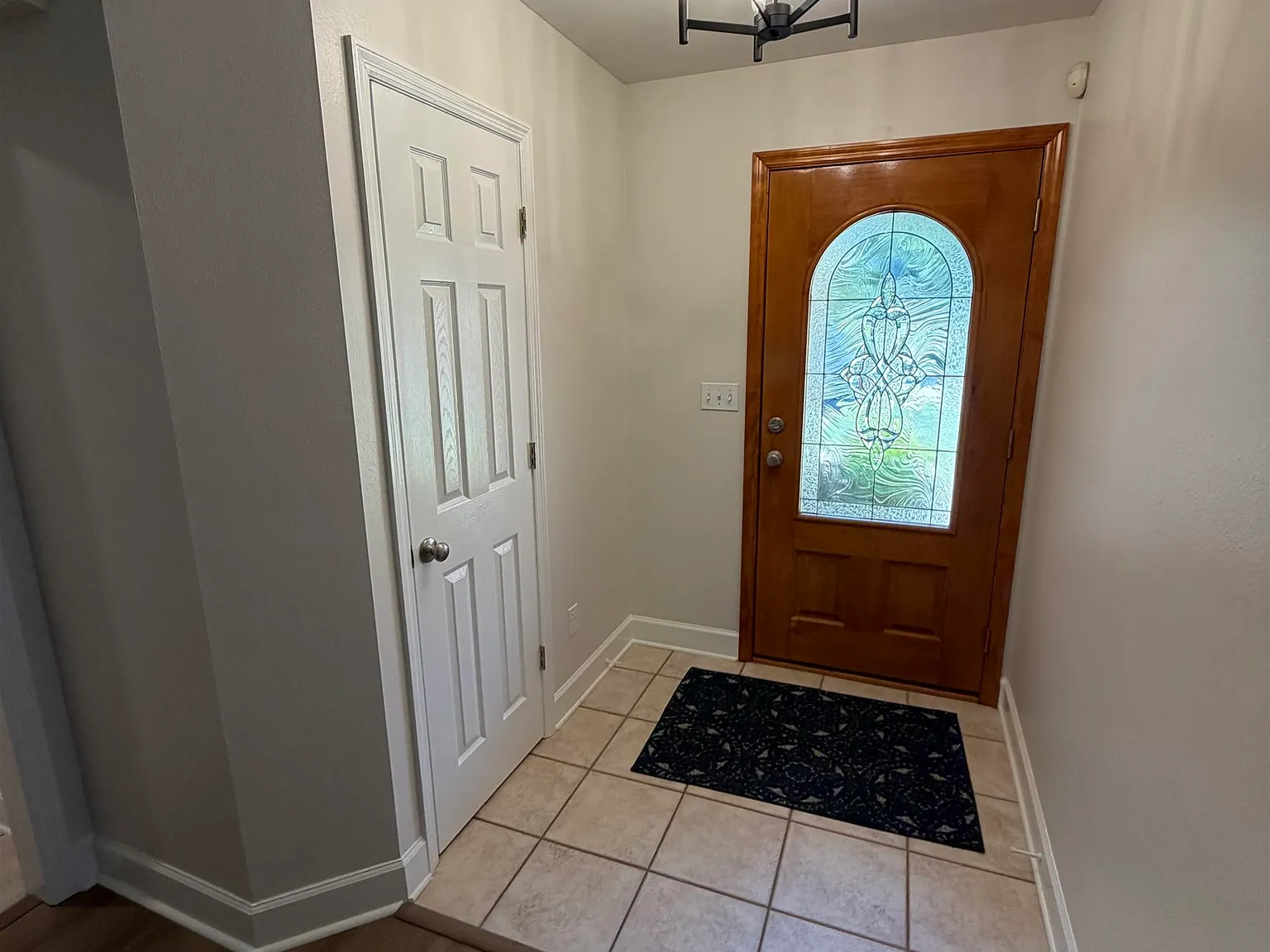 3 bed, 2.0 bath, 1652 sqft, $2,850 — Photo 3