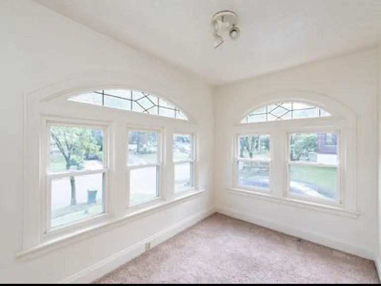 739 E Mitchell Ave — Photo 4
