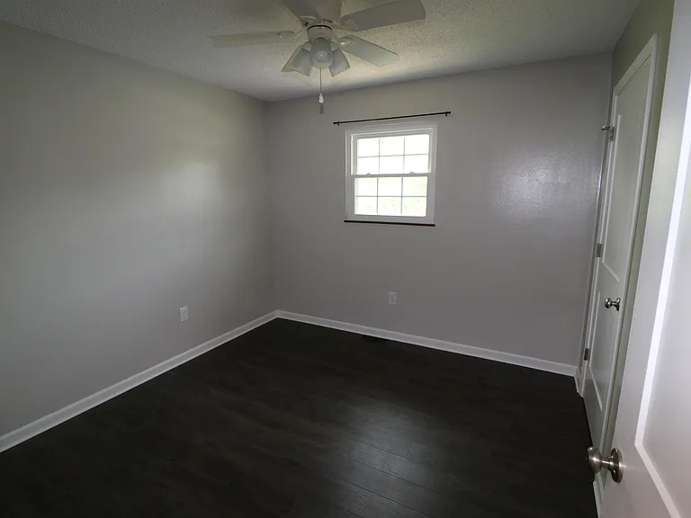937 Ragle St — Photo 9