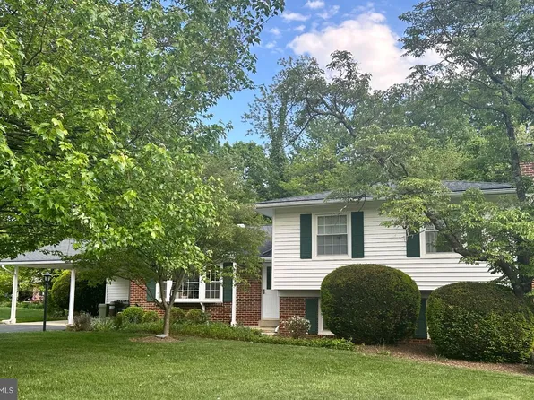 10 Caddy Ct, Rockville, MD 20855