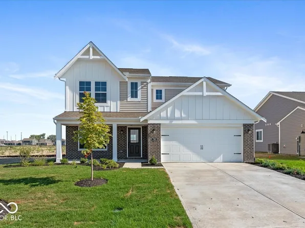 792 Oakleaf Dr, Greenfield, IN 46140