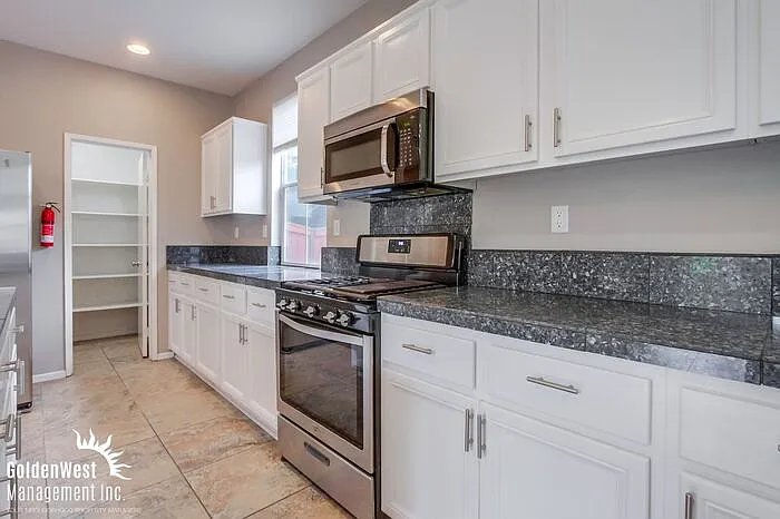 1002 Greenway Rd — Photo 7