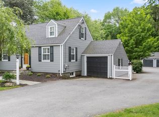 9 Oak St, Wayland, MA 01778