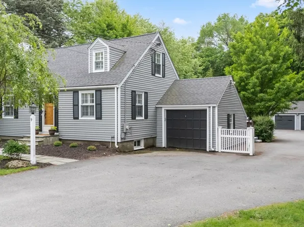 9 Oak St, Wayland, MA 01778
