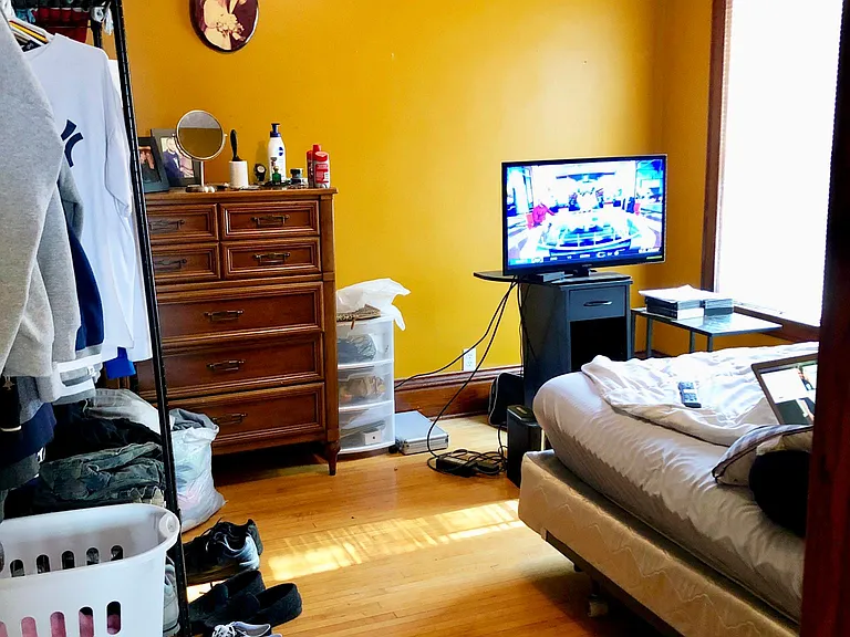 815 University Ave NE #2 — Photo 6