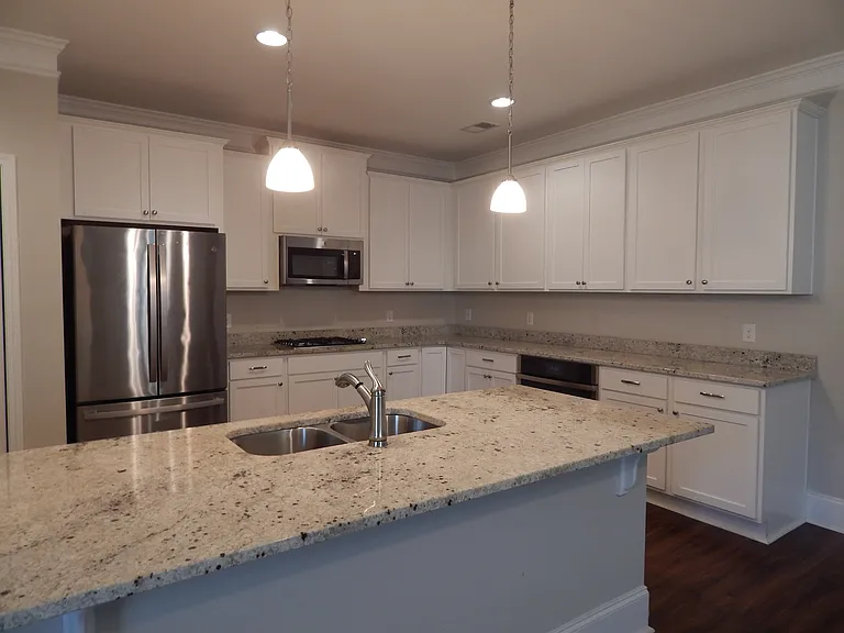 408 Senate St — Photo 5