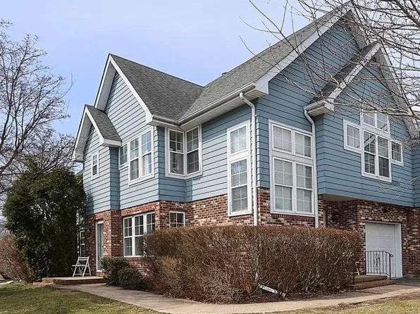 20-22 Broadlawn Dr, Central Islip, NY 11722