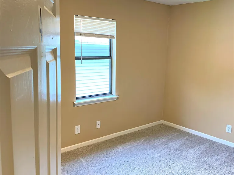 1011 Curran St NW #2 — Photo 7