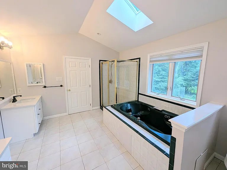 114 Lenape Dr — Photo 27
