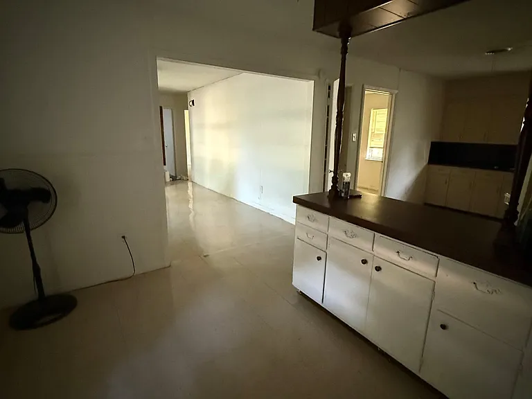 607 Curry Ave — Photo 6