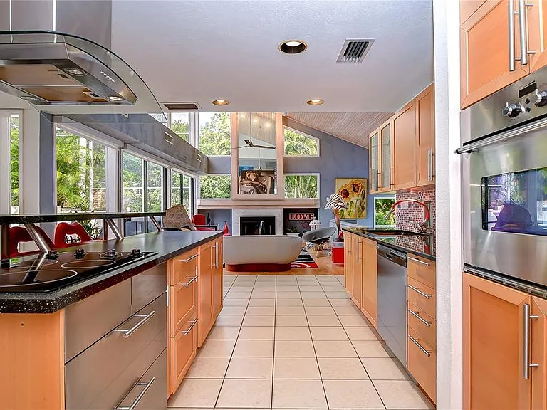1328 Belcher Dr — Photo 28