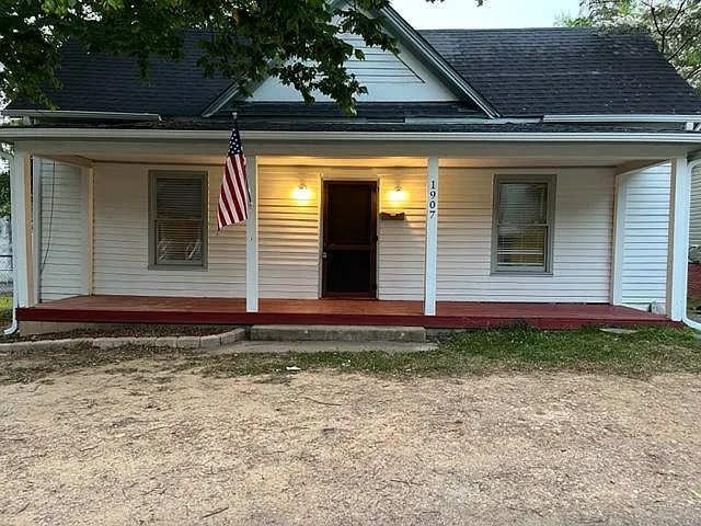1907 Cardens Ln — Photo 21