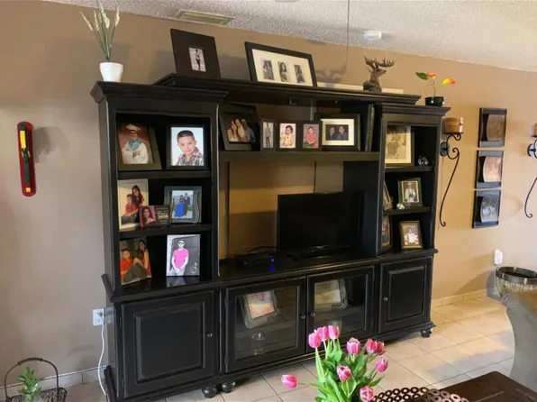 4151 W 10th Ave, Hialeah, FL 33012