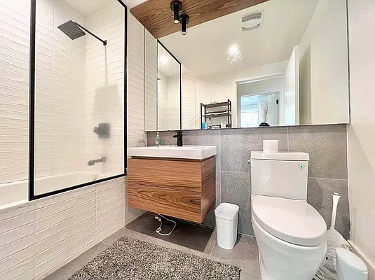 Bathroom, photo 1