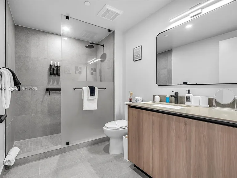 121 NE 5th St #2301 — Photo 16